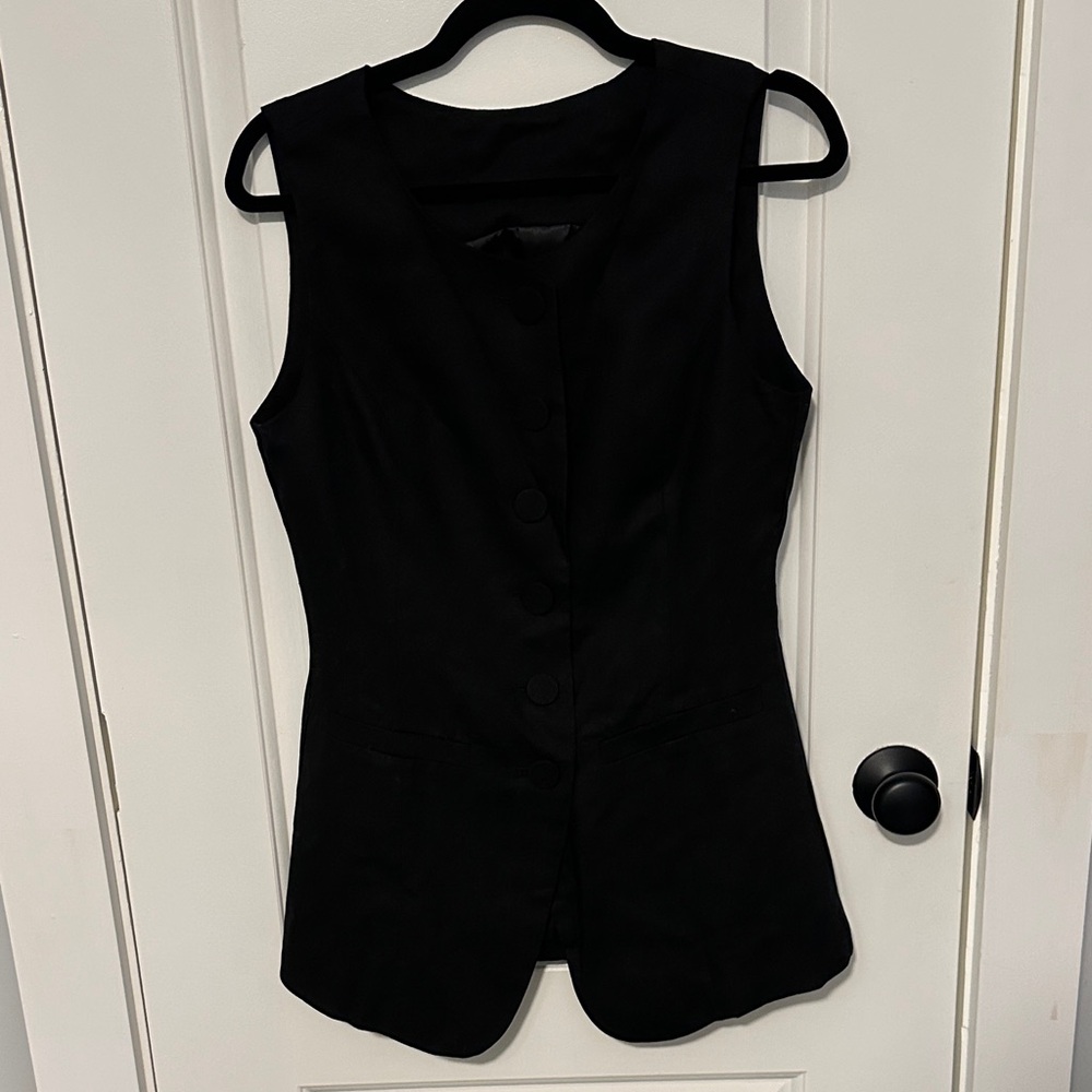 Sleek Black Sleeveless Vest